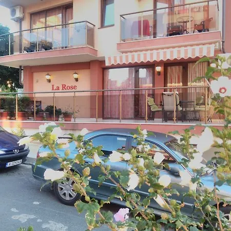 La Rose 招待所 3*